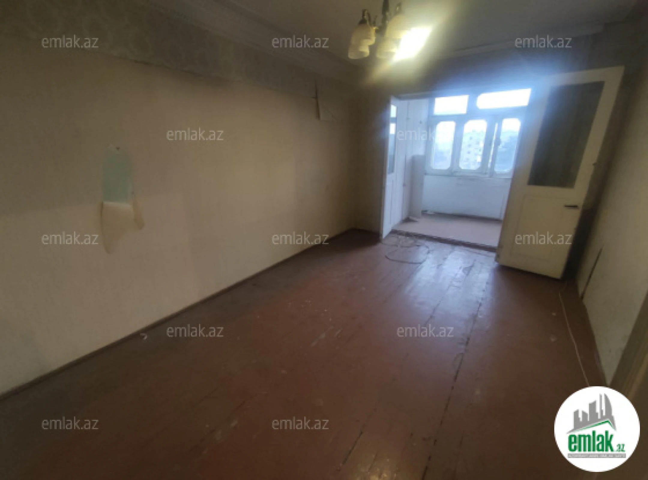 Satılır 3 otaqlı köhnə tikili 80 m²