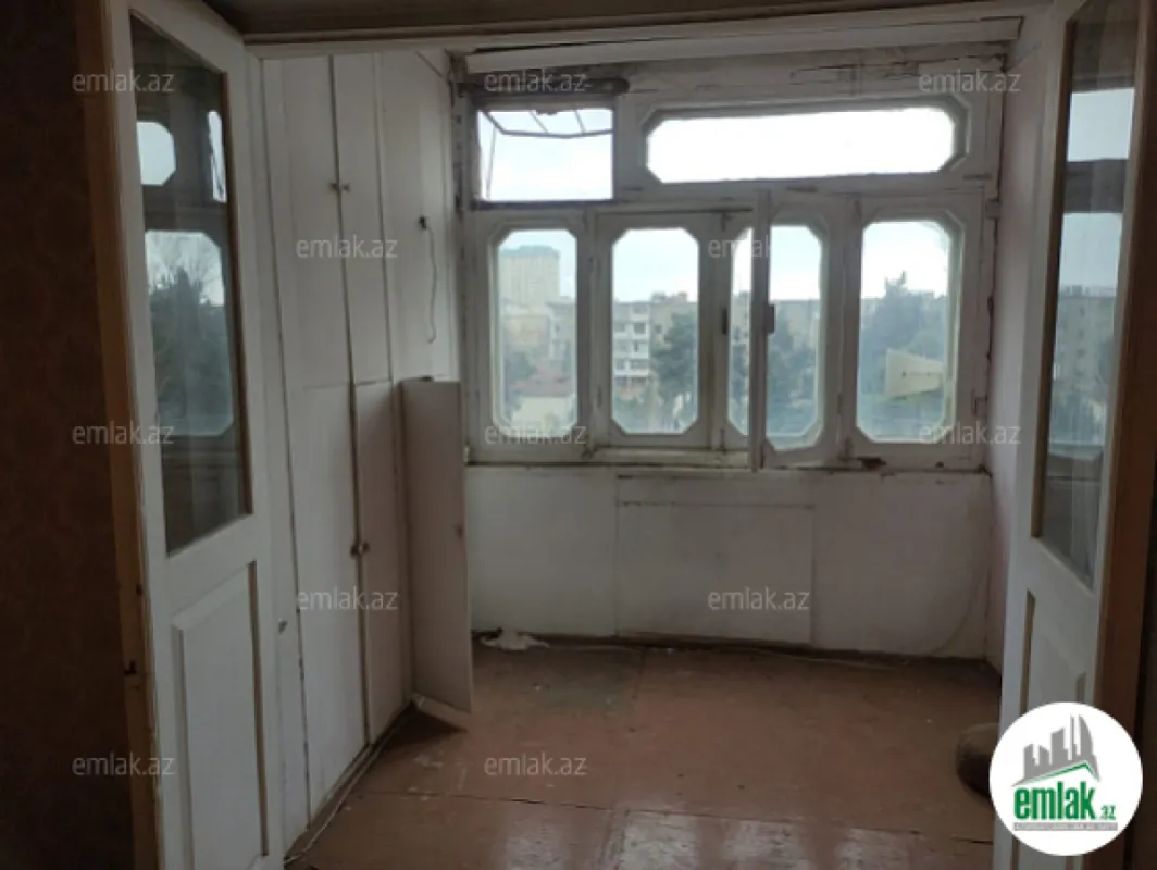 Satılır 3 otaqlı köhnə tikili 80 m²