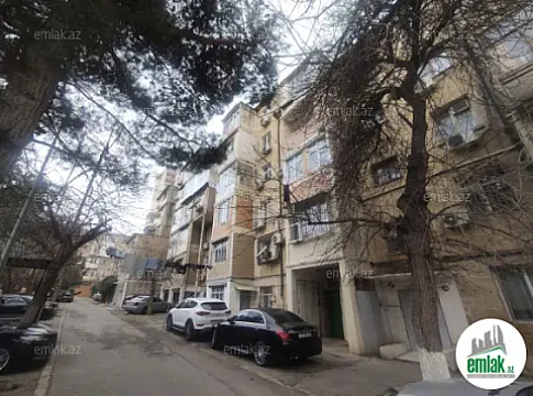 Satılır 3 otaqlı köhnə tikili 80 m²