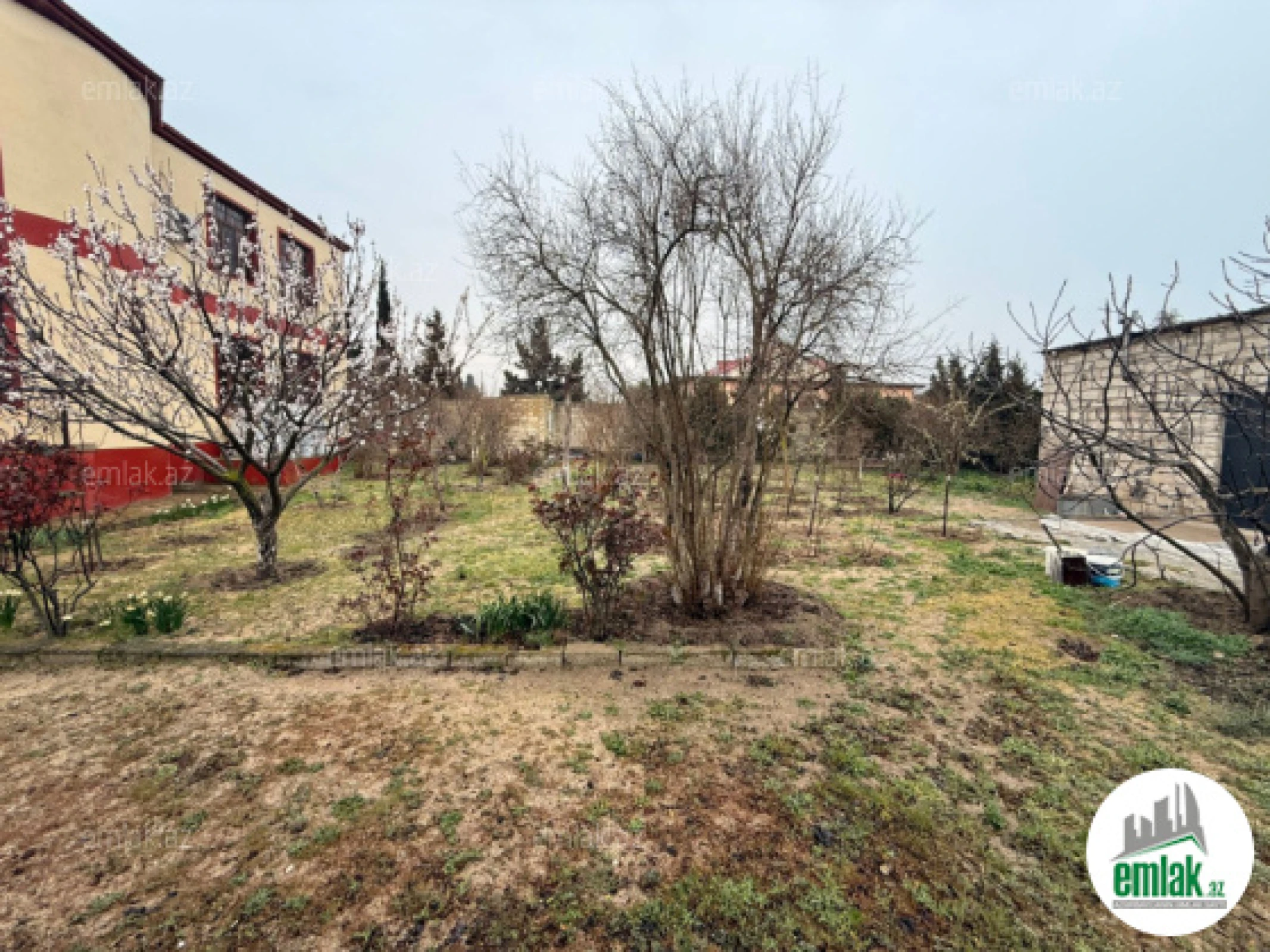 Satılır torpaq sahəsi 15 m²