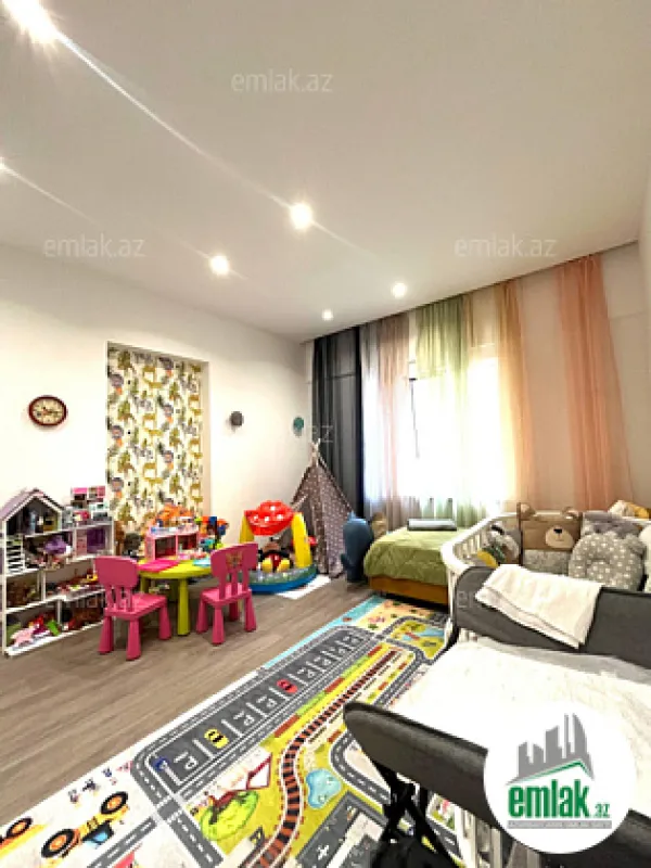 Satılır 3 otaqlı yeni tikili 142 m²