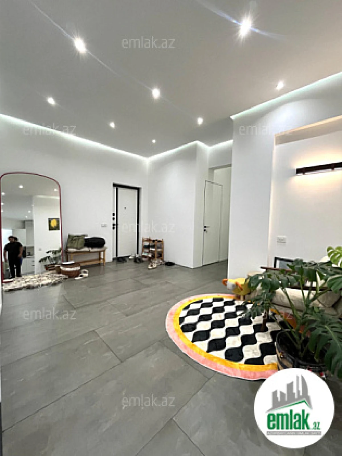 Satılır 3 otaqlı yeni tikili 142 m²