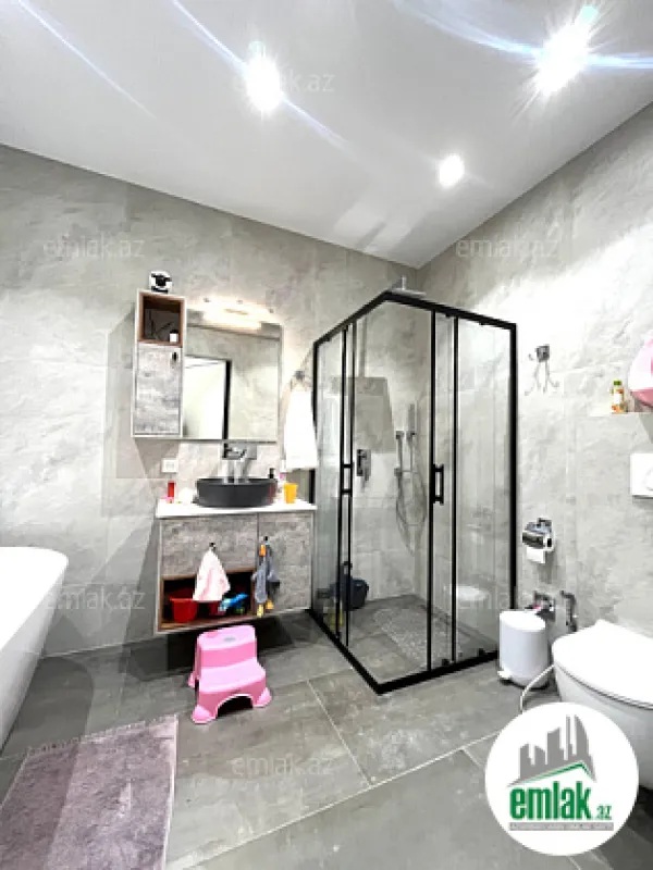 Satılır 3 otaqlı yeni tikili 142 m²