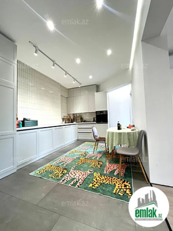 Satılır 3 otaqlı yeni tikili 142 m²