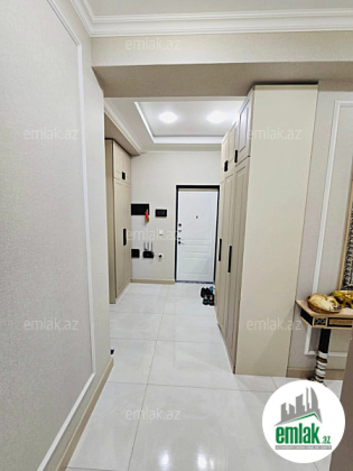 Satılır 2 otaqlı yeni tikili 82.5 m²