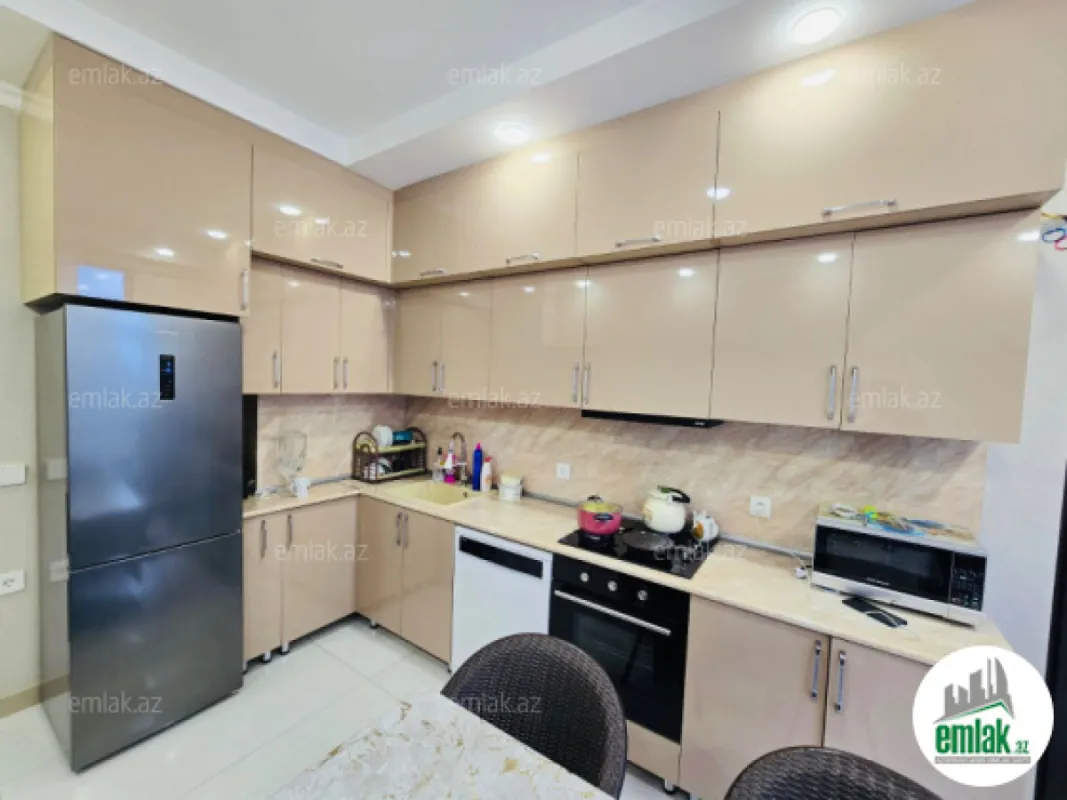 Satılır 2 otaqlı yeni tikili 82.5 m²