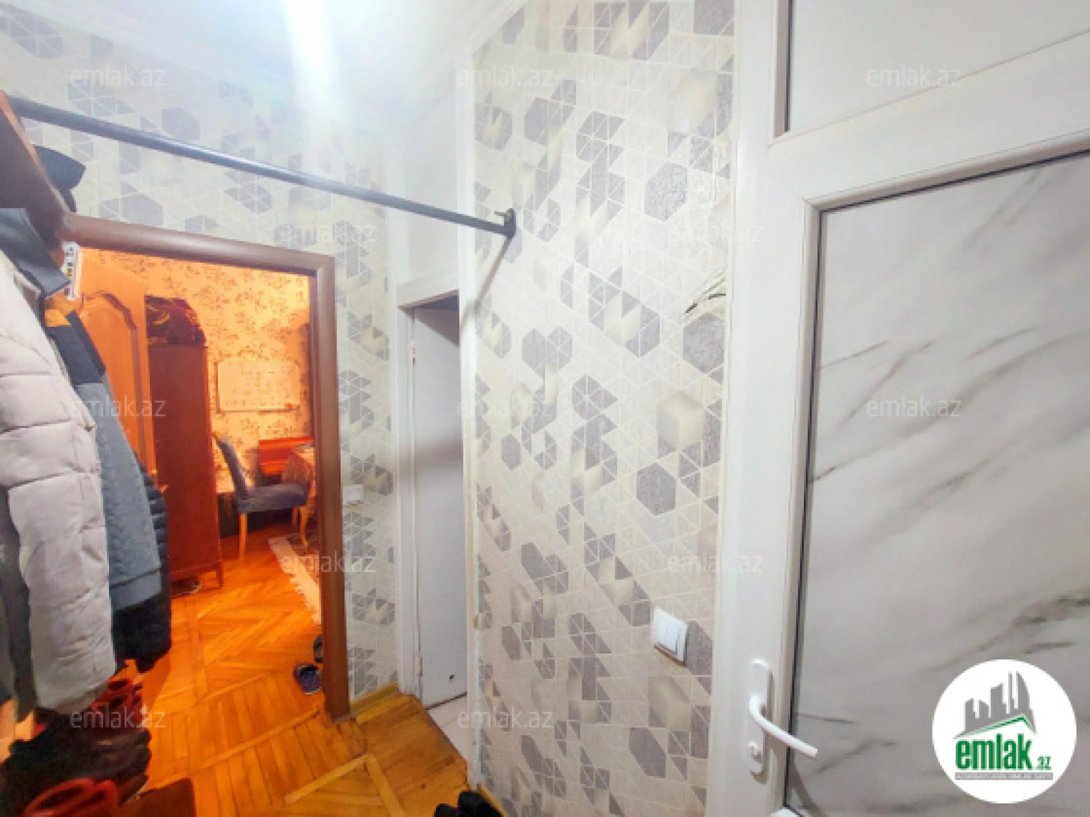 Satılır 2 otaqlı köhnə tikili 50 m²