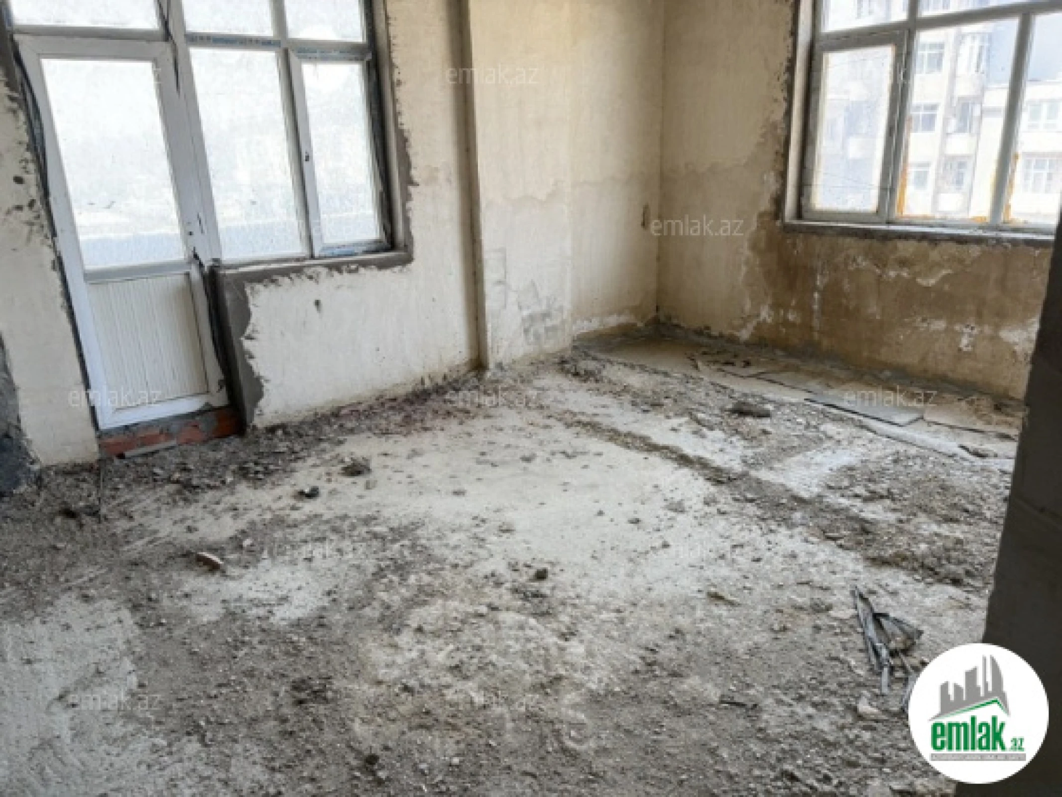 Satılır 4 otaqlı yeni tikili 200 m²