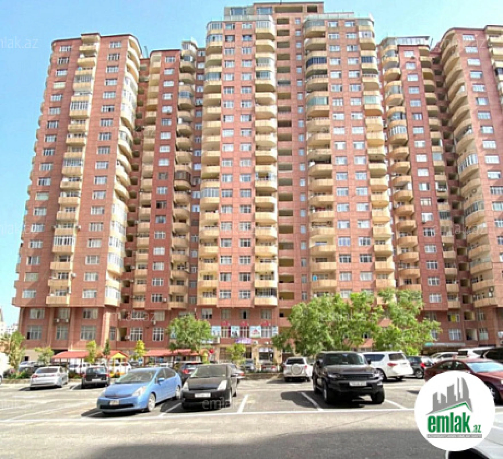 Satılır 4 otaqlı yeni tikili 200 m²