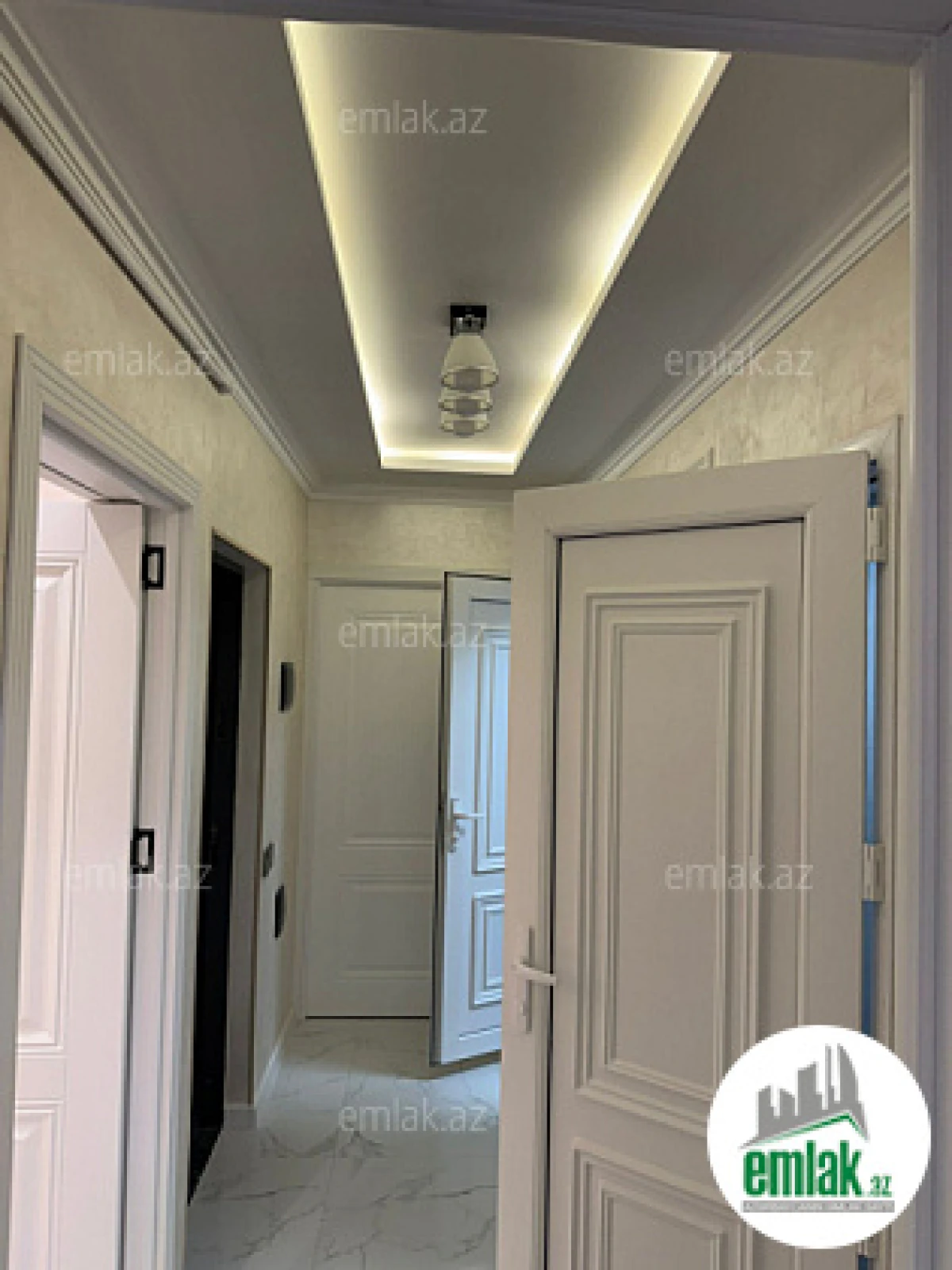 Satılır 2 otaqlı köhnə tikili 56 m²