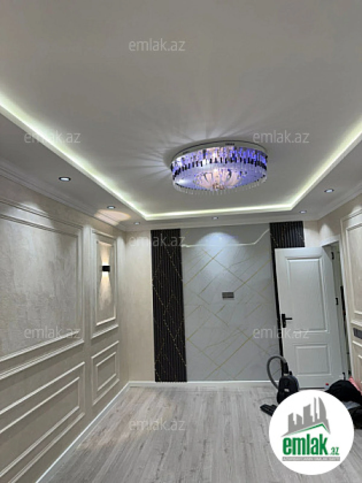 Satılır 2 otaqlı köhnə tikili 56 m²