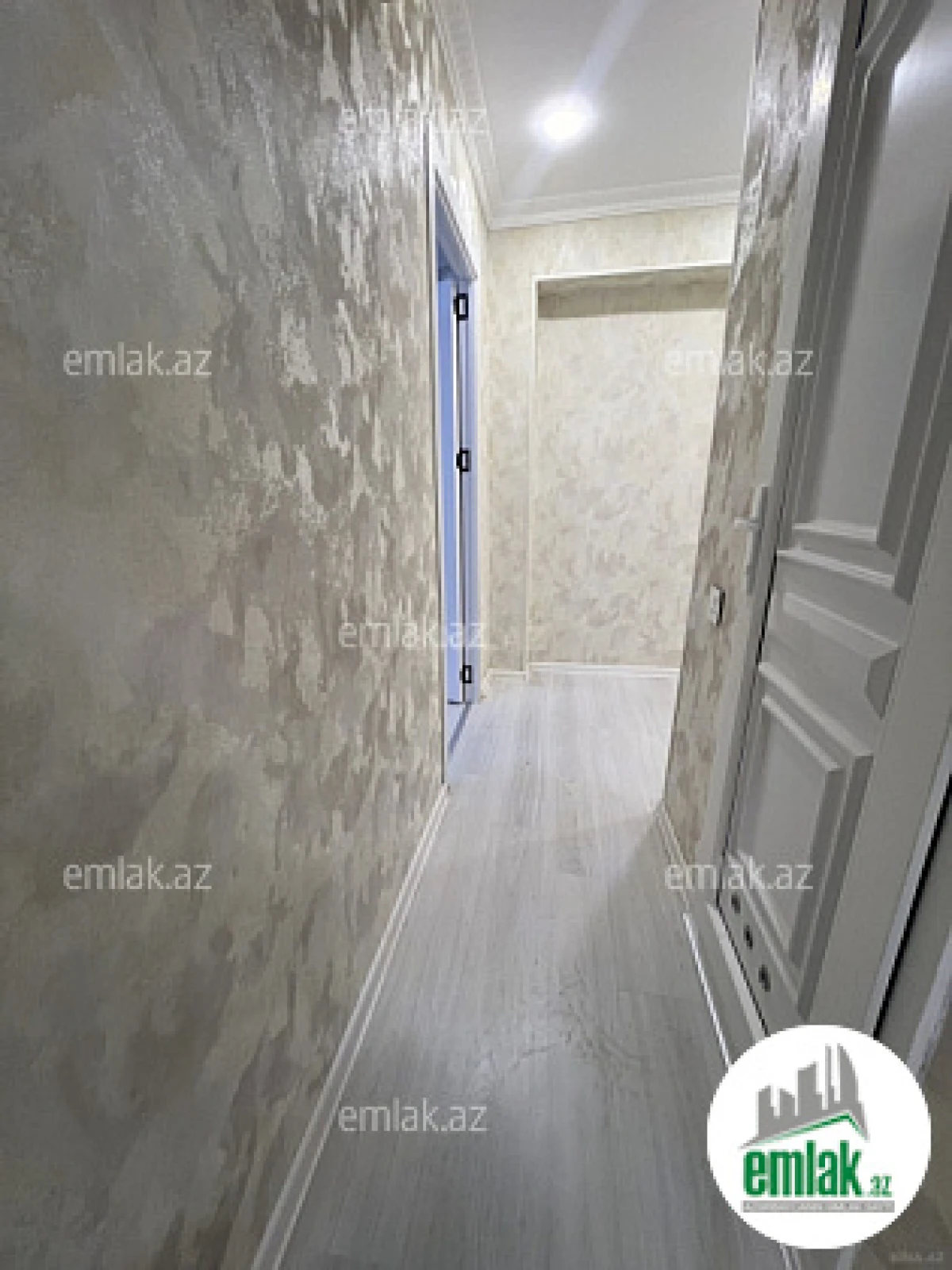 Satılır 2 otaqlı köhnə tikili 40 m²