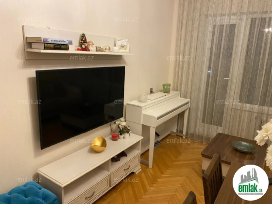 Satılır 3 otaqlı köhnə tikili 75 m²