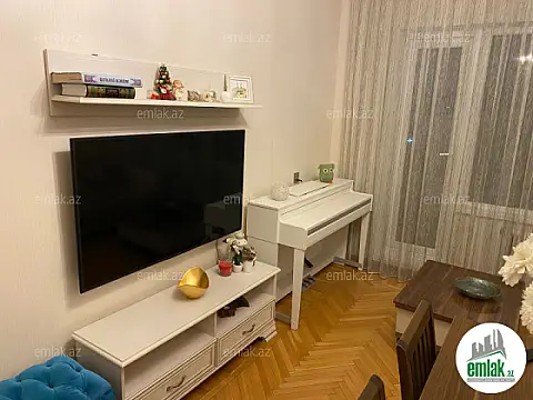 Satılır 3 otaqlı köhnə tikili 75 m²