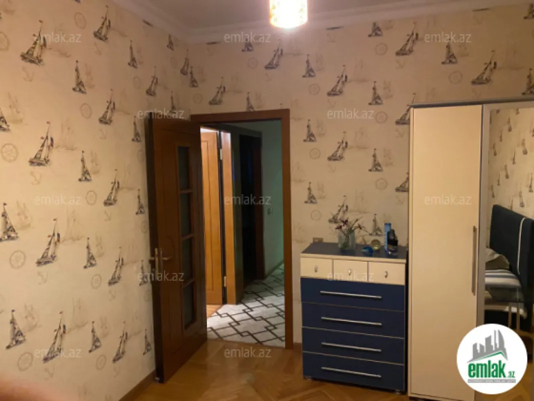 Satılır 3 otaqlı köhnə tikili 75 m²