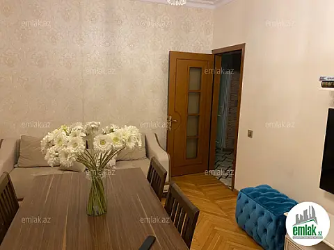 Satılır 3 otaqlı köhnə tikili 75 m²