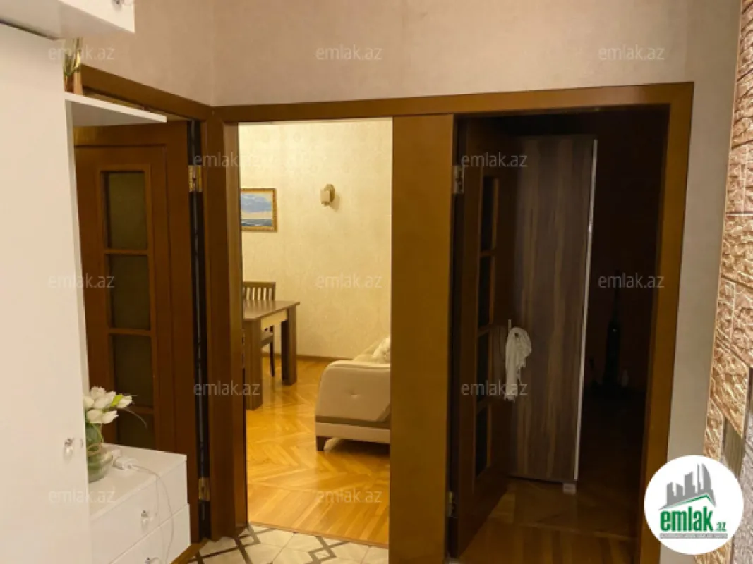 Satılır 3 otaqlı köhnə tikili 75 m²