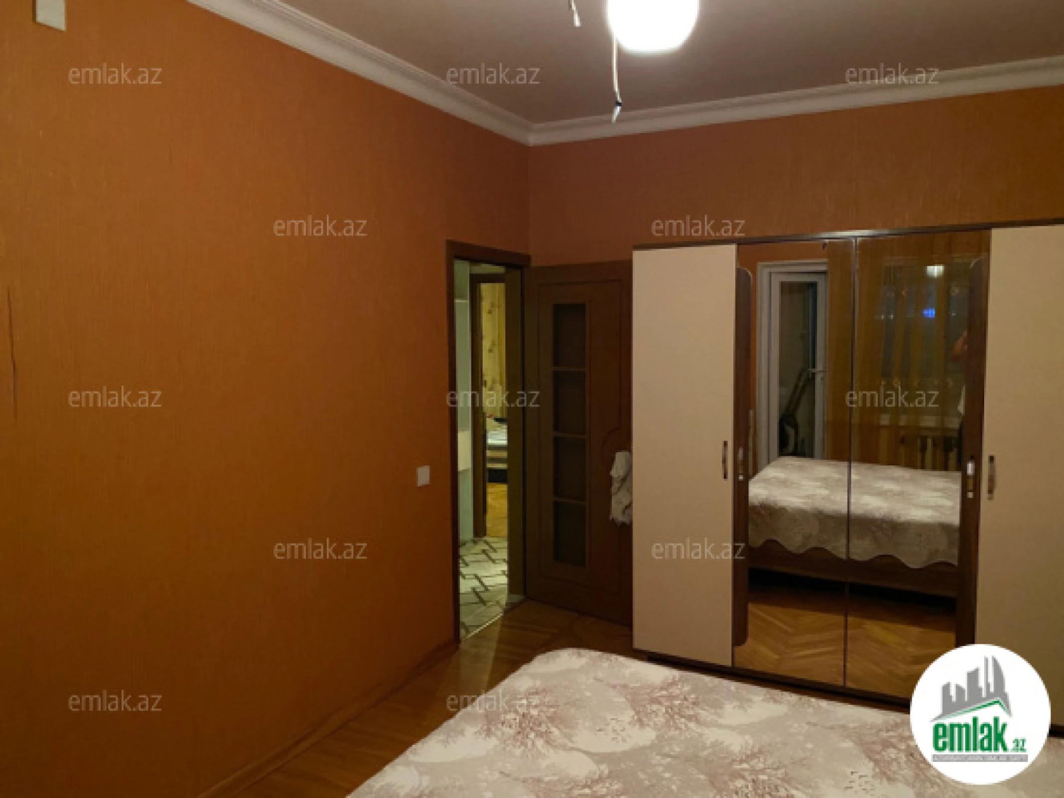 Satılır 3 otaqlı köhnə tikili 75 m²