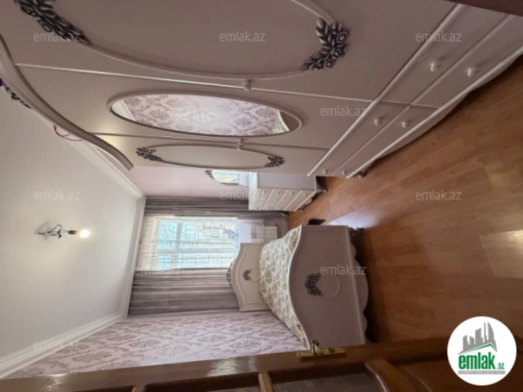 Satılır 5 otaqlı köhnə tikili 77 m²