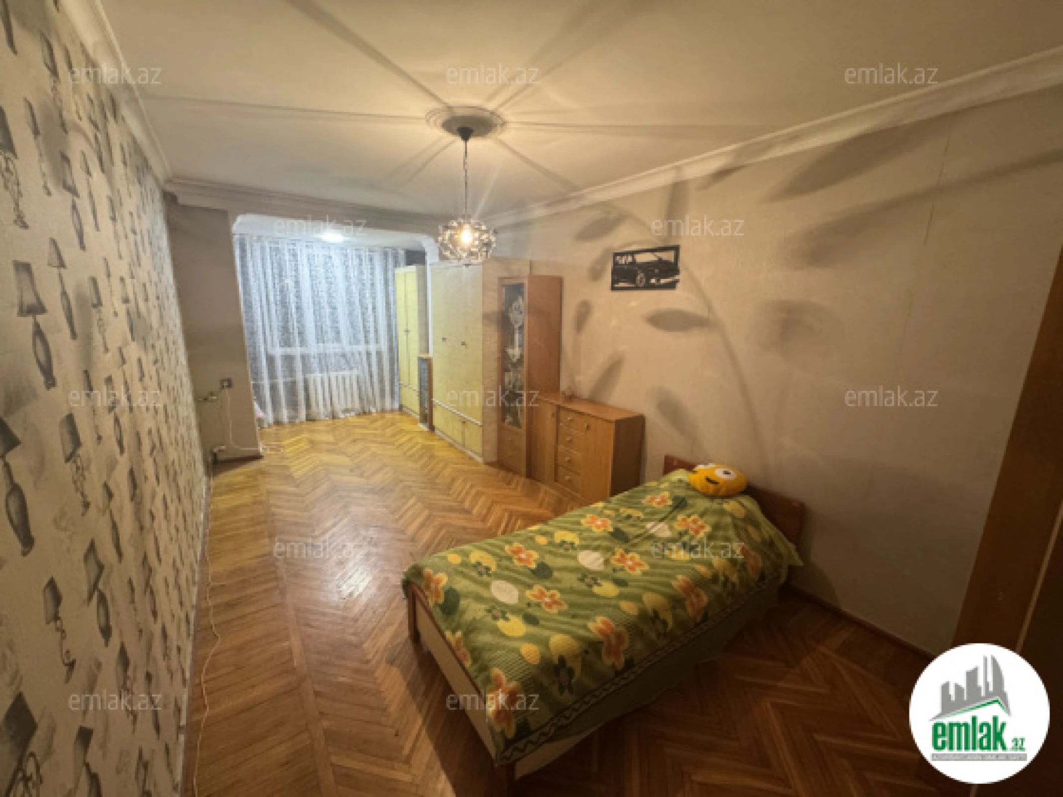 Satılır 4 otaqlı köhnə tikili 110 m²