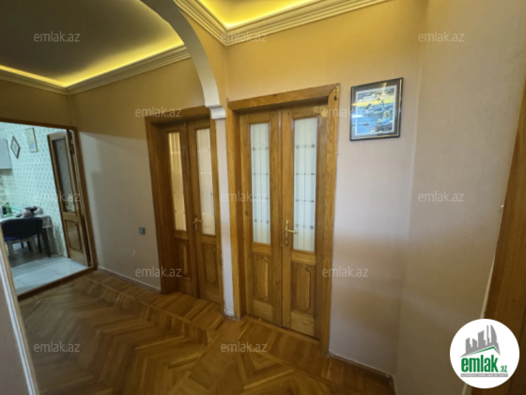 Satılır 4 otaqlı köhnə tikili 110 m²