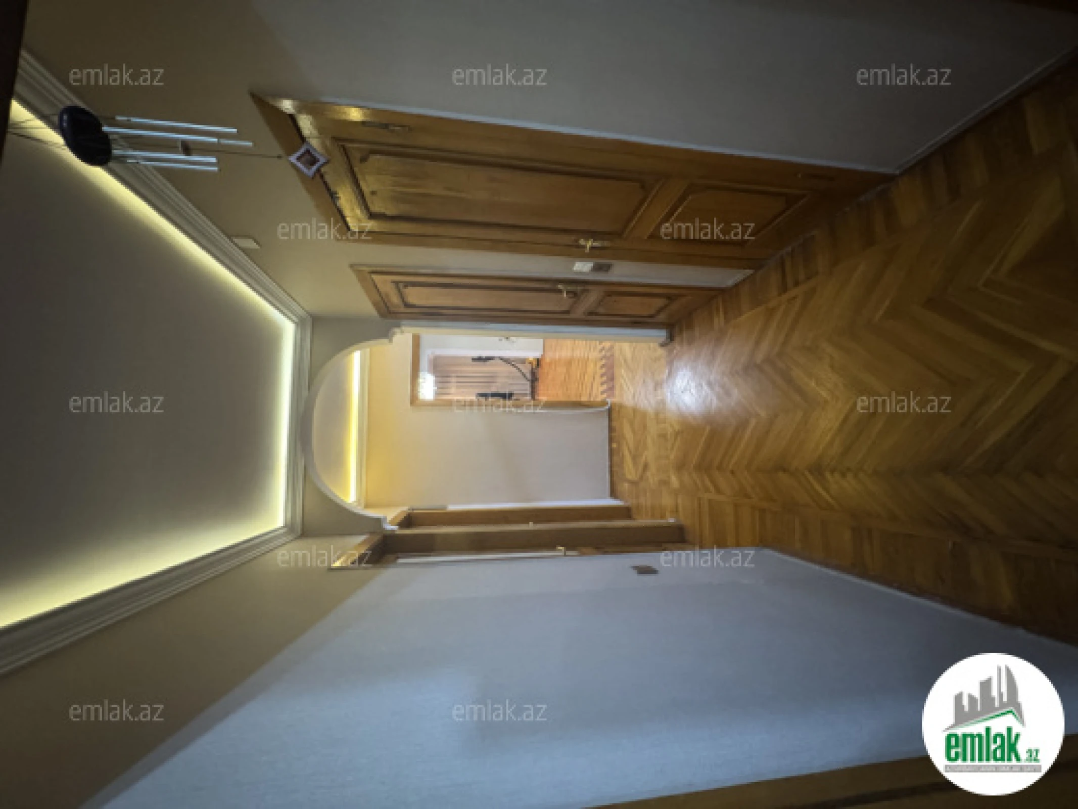 Satılır 4 otaqlı köhnə tikili 110 m²