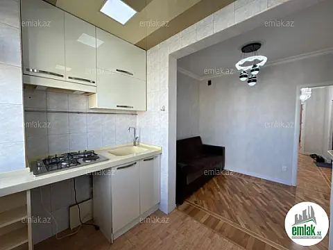 Satılır 2 otaqlı köhnə tikili 60 m²