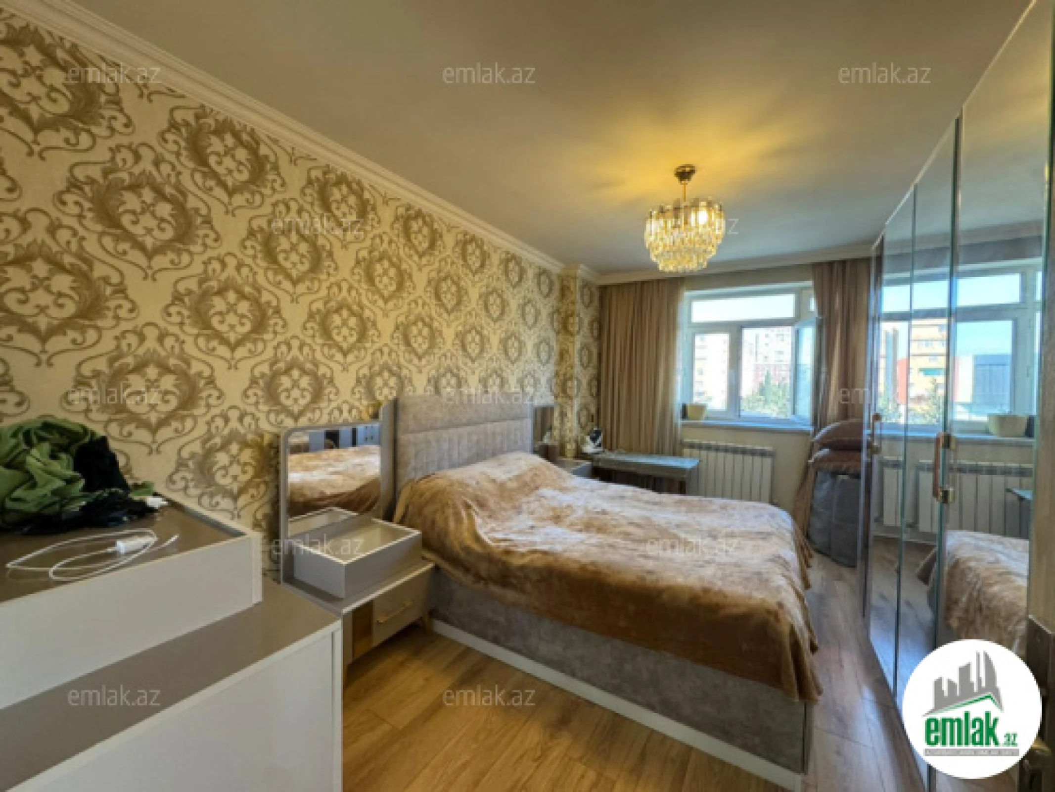 Satılır 3 otaqlı köhnə tikili 75 m²