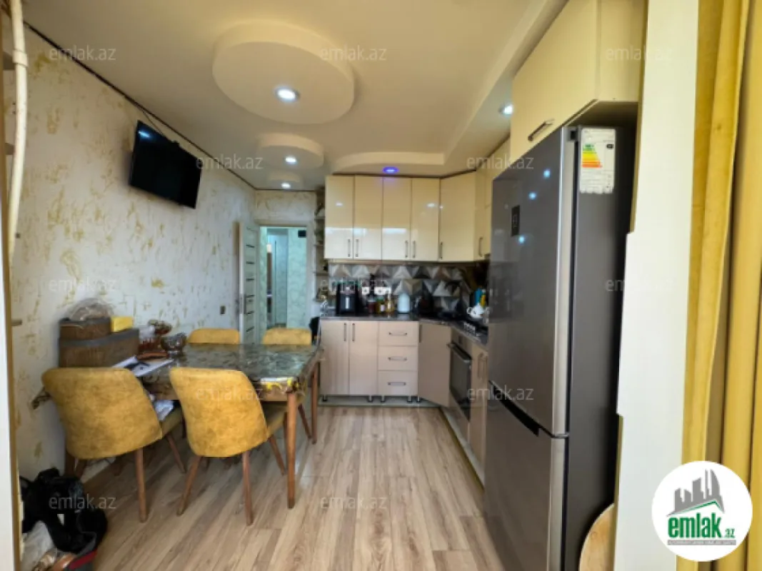 Satılır 3 otaqlı köhnə tikili 75 m²