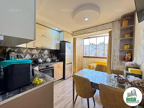Satılır 3 otaqlı köhnə tikili 75 m²