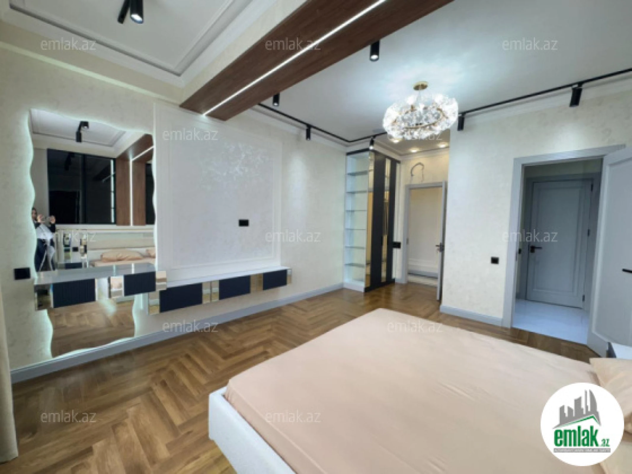 Satılır 4 otaqlı yeni tikili 186 m²