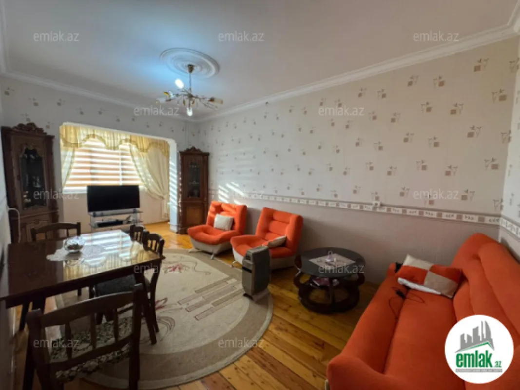 Satılır 3 otaqlı köhnə tikili 110 m²