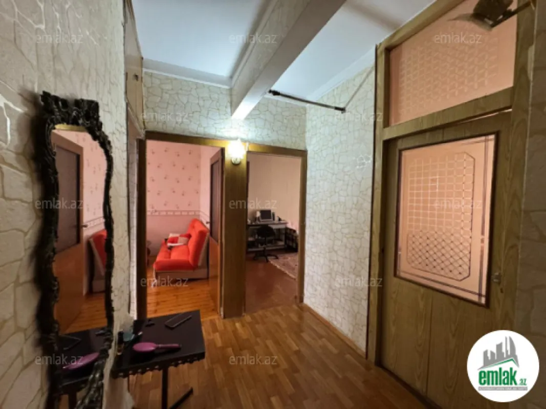 Satılır 3 otaqlı köhnə tikili 110 m²