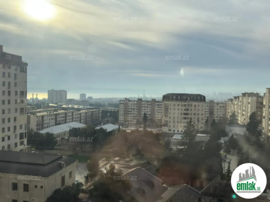 Satılır 3 otaqlı köhnə tikili 110 m²