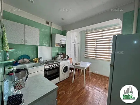 Satılır 3 otaqlı köhnə tikili 110 m²