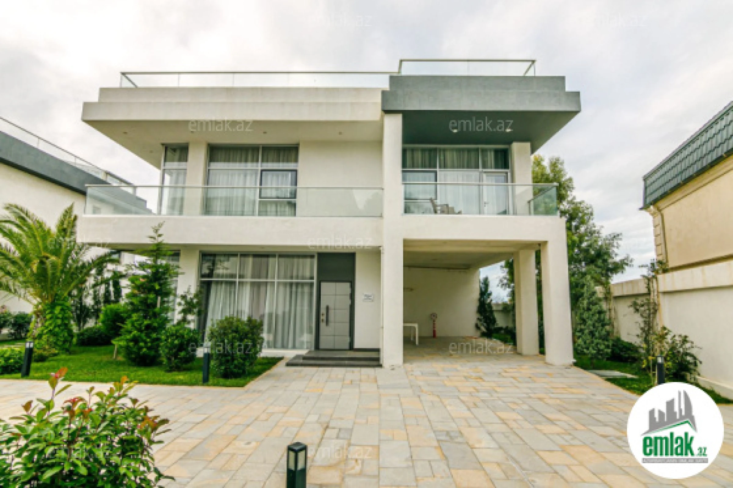 Satılır 19 otaqlı obyekt 1700 m²