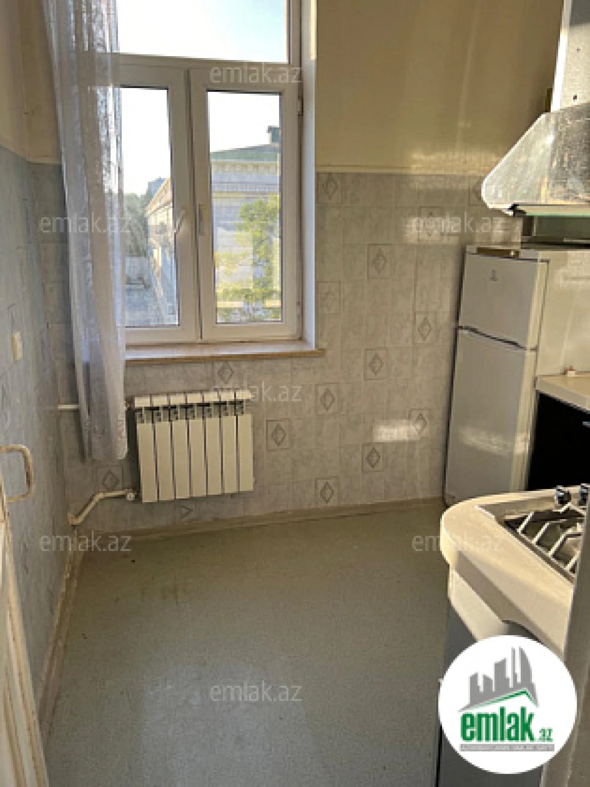 Satılır 2 otaqlı köhnə tikili 60 m²