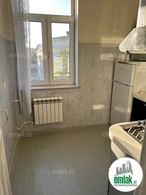 Satılır 2 otaqlı köhnə tikili 60 m²