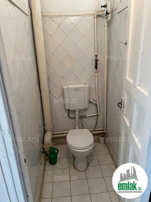 Satılır 2 otaqlı köhnə tikili 60 m²