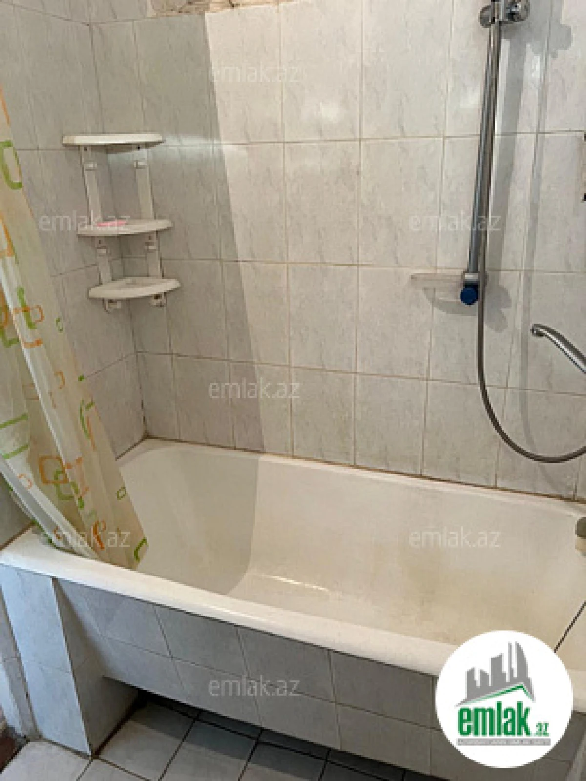 Satılır 2 otaqlı köhnə tikili 60 m²