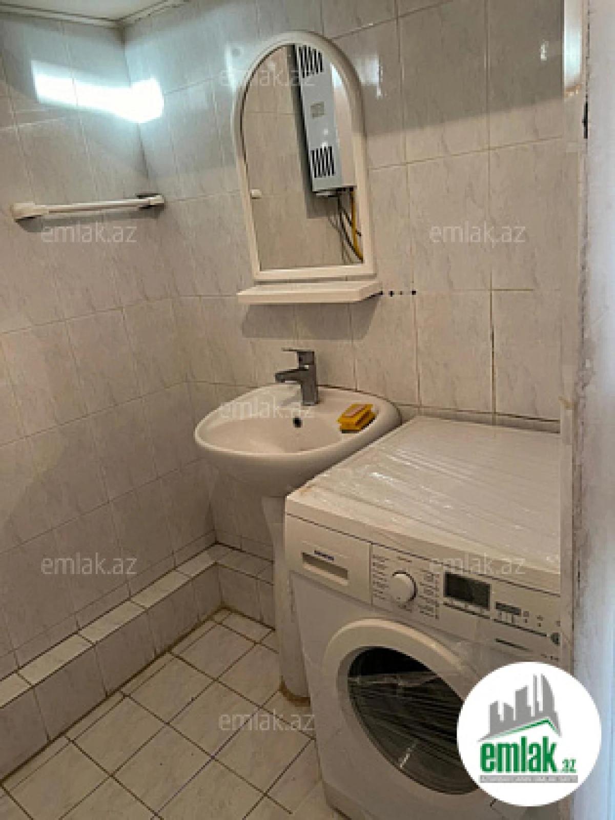 Satılır 2 otaqlı köhnə tikili 60 m²