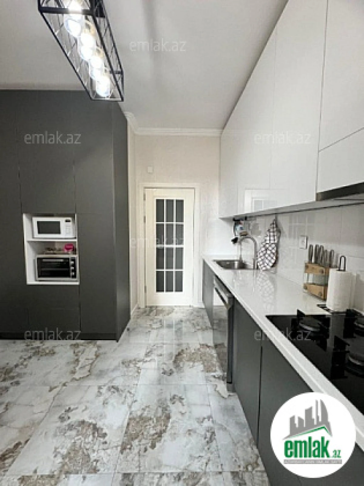 Satılır 3 otaqlı yeni tikili 115 m²
