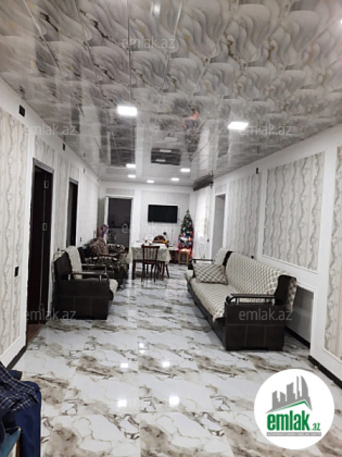 Satılır 6 otaqlı mənzil 180 m²