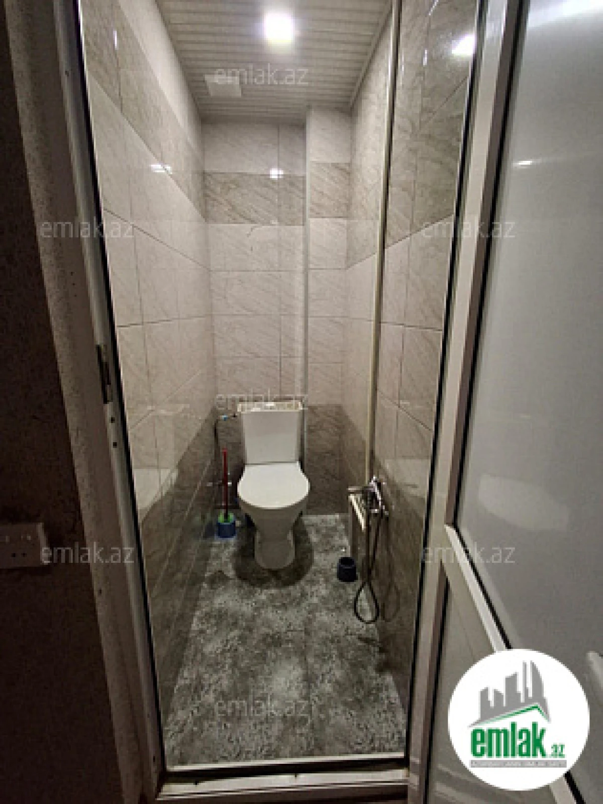 Satılır 2 otaqlı köhnə tikili 56 m²