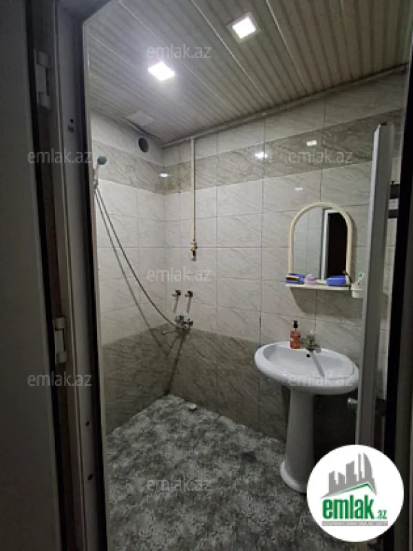 Satılır 2 otaqlı köhnə tikili 56 m²