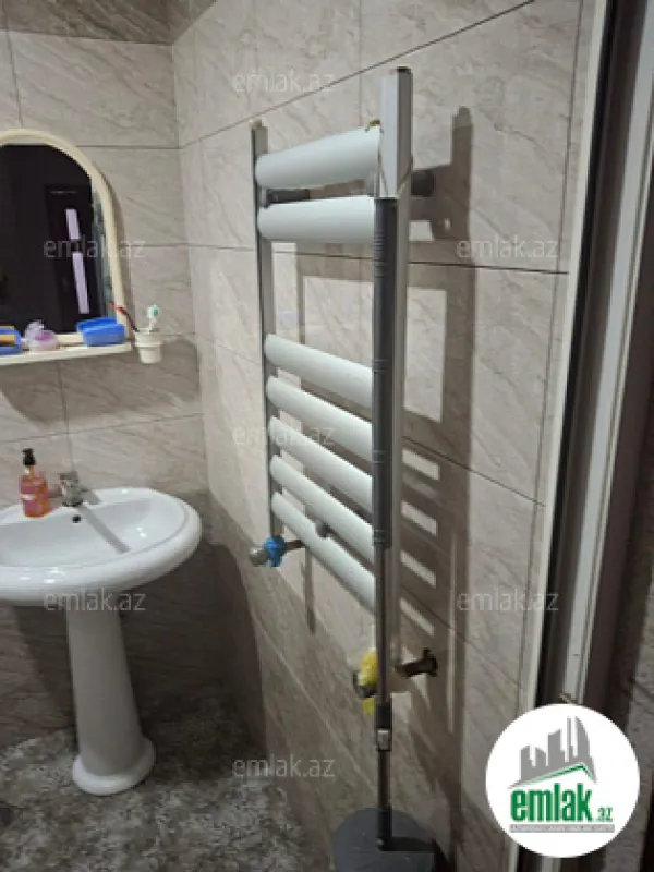 Satılır 2 otaqlı köhnə tikili 56 m²