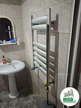 Satılır 2 otaqlı köhnə tikili 56 m²