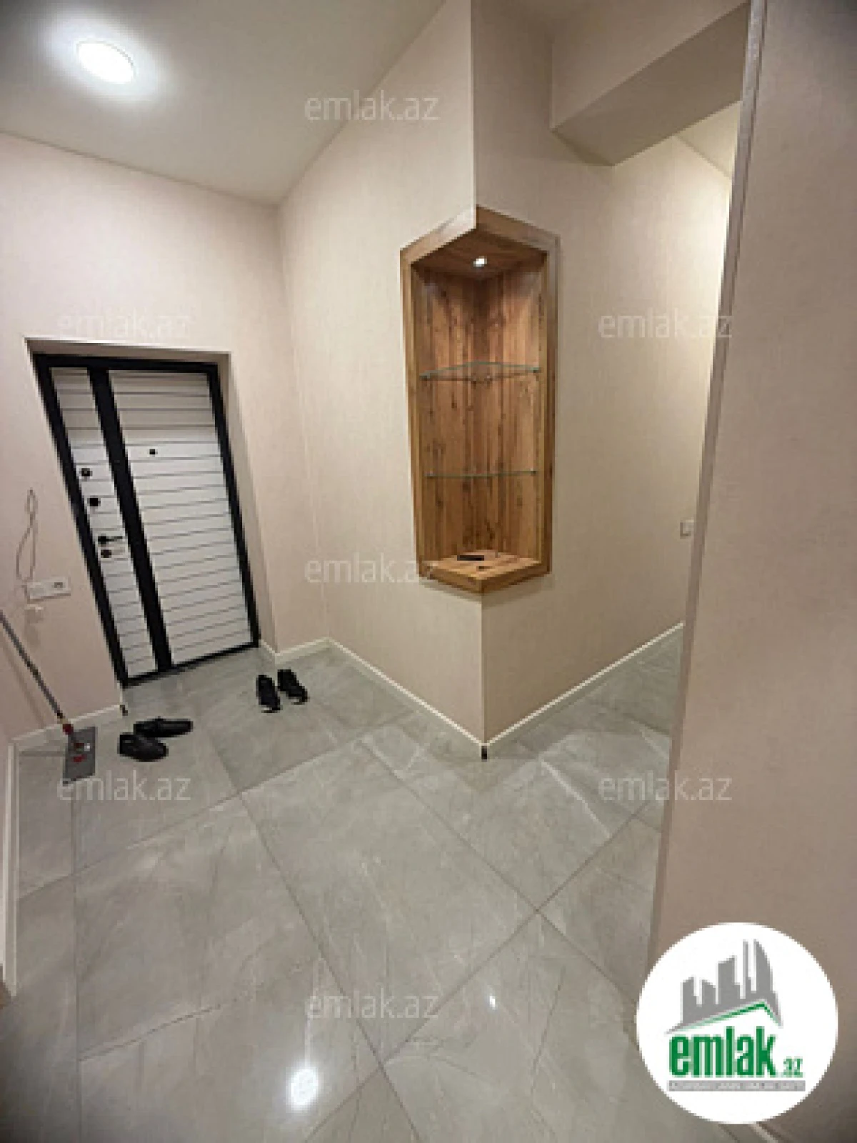 Satılır 2 otaqlı yeni tikili 75 m²