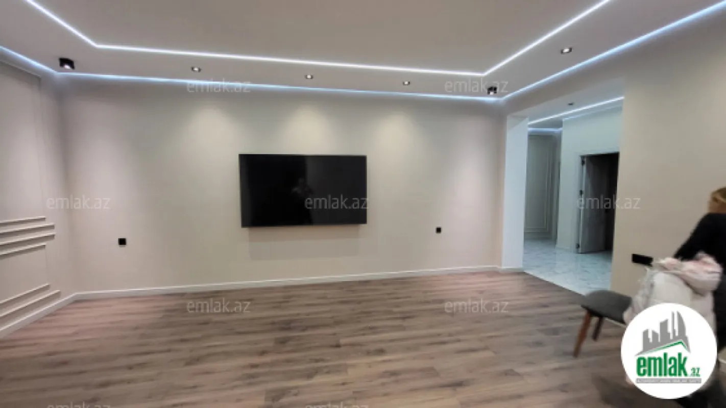 Satılır 4 otaqlı həyət evi 200 m²