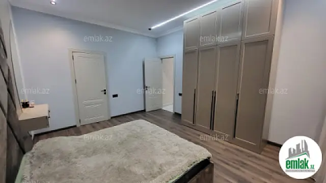 Satılır 4 otaqlı həyət evi 200 m²
